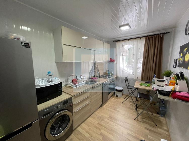 Casă individuală cu 4 camere cu Canalizare în Central