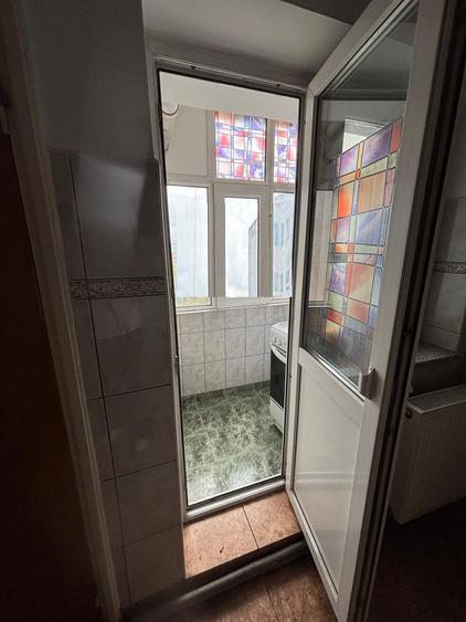 Apartament cu 4 camere decomandat în Republicii
