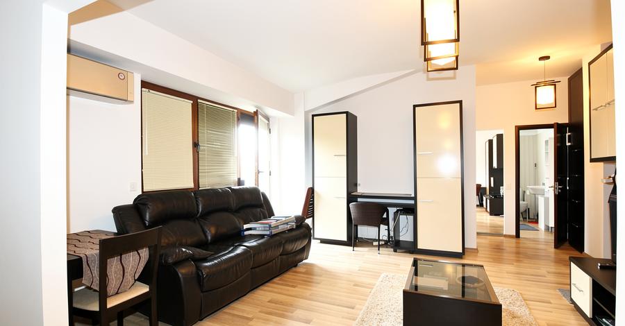 Apartament cu 2 camere decomandat în 1 Mai
