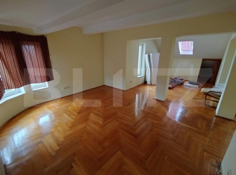 Casă individuală cu 4 camere cu Teren 1500 Mp în Malu Mare