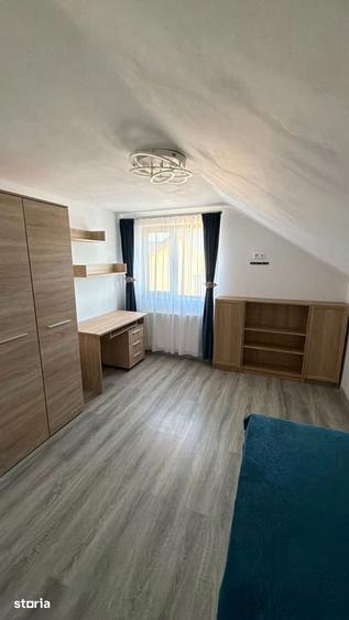 Casă cu 4 camere cu Teren 250 Mp în Central