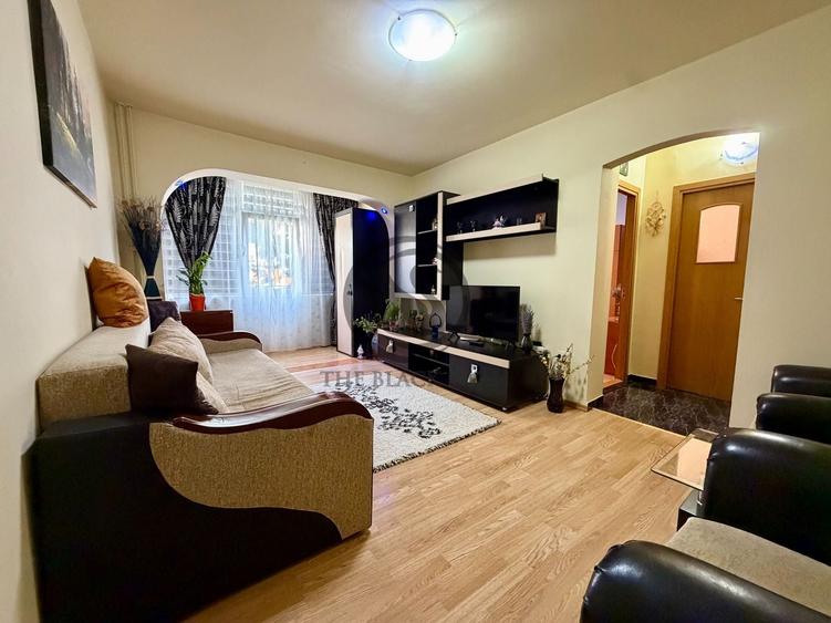 Apartament cu 2 camere semidecomandat, mobilat în Malu Roșu