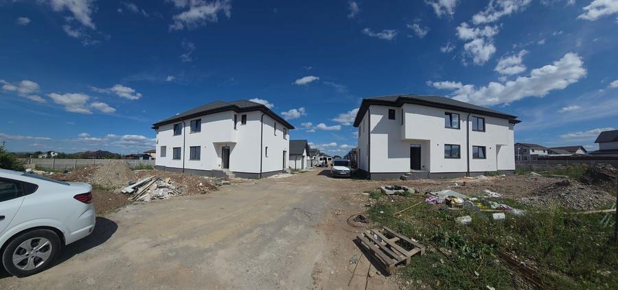 Duplex cu 4 camere cu Canalizare în Tărlungeni