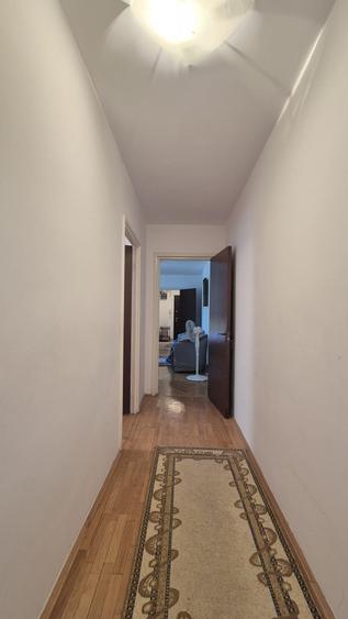 Apartament cu 3 camere semidecomandat în Dristor