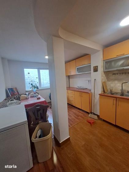 Apartament cu 3 camere decomandat, mobilat în Fundeni