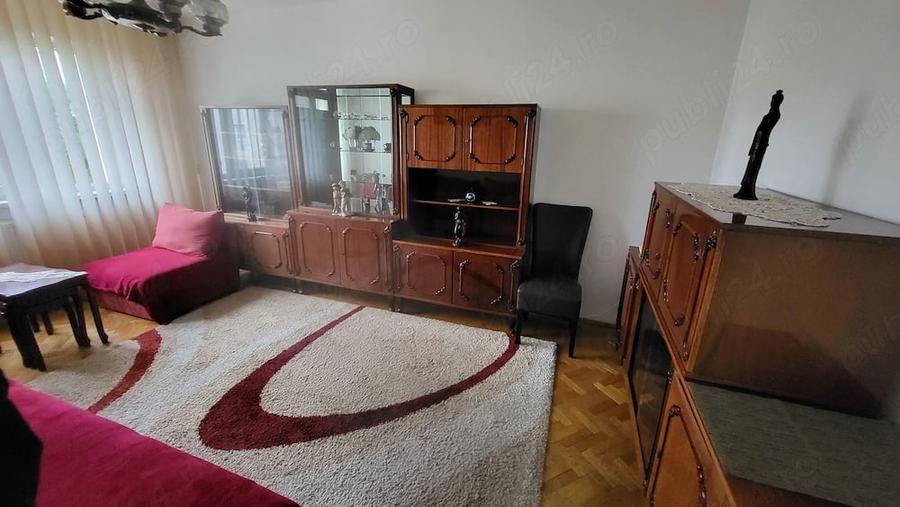 Apartament cu 3 camere decomandat în Vasile Aaron
