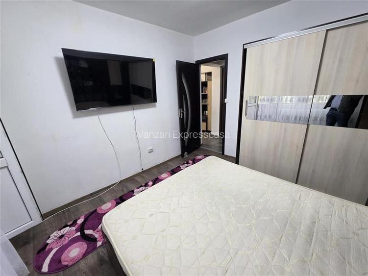 ZONA CENTRALA! Apartament cu 3 camere de vanzare in Podu Ros! Renovat integral,