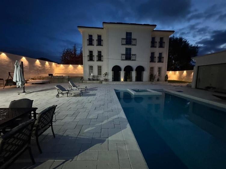 Casă individuală cu 6 camere cu Piscina în Sfântu Ilie