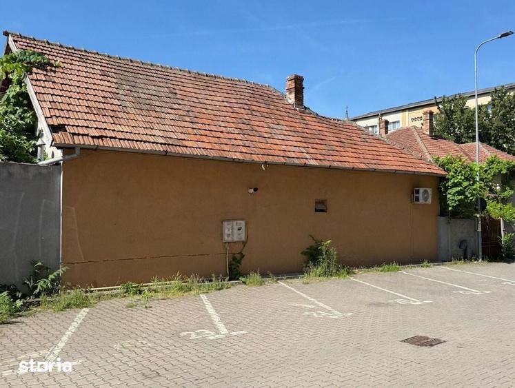 Casă cu 3 camere cu Teren 636 Mp în Cetate