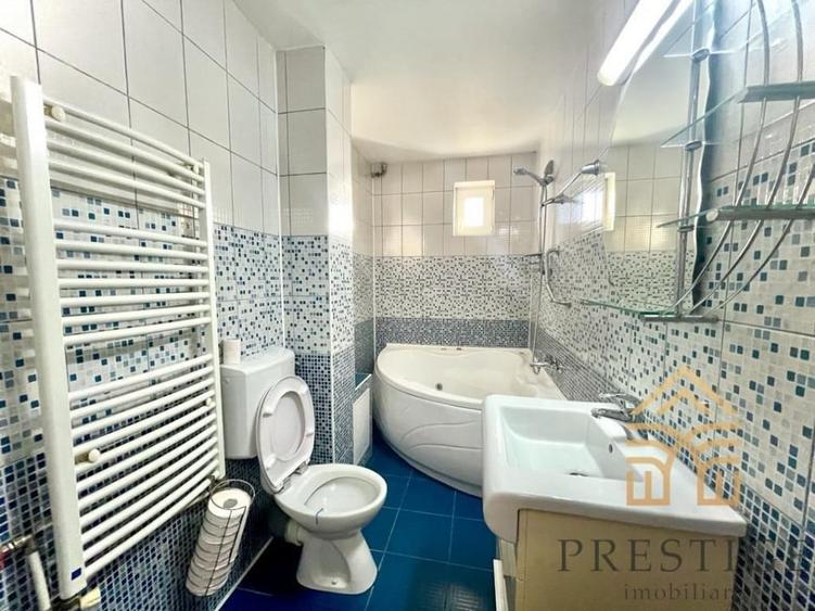 Apartament cu 3 camere, mobilat în Dacia