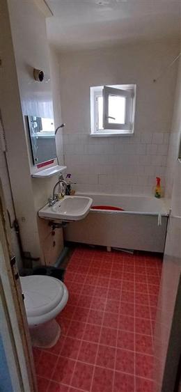Apartament cu 3 camere decomandat în Ștefan cel Mare