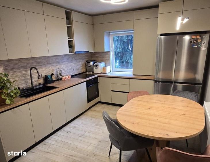 Apartament cu 3 camere decomandat în Zorilor
