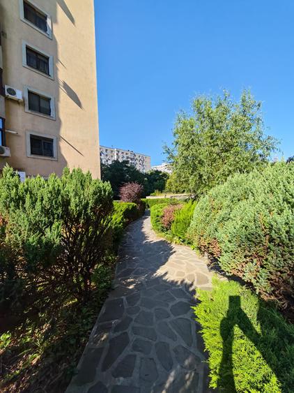 Apartament cu 2 camere semidecomandat în Berceni