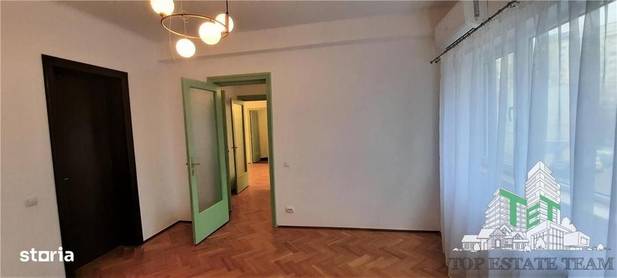 Apartament cu 4 camere decomandat în Victoriei
