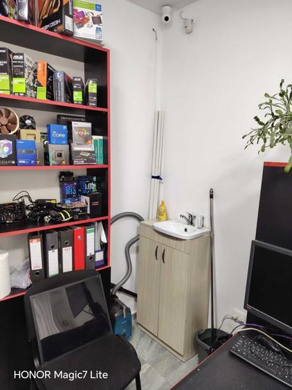 Spațiu comercial, de 21 mp, în Central