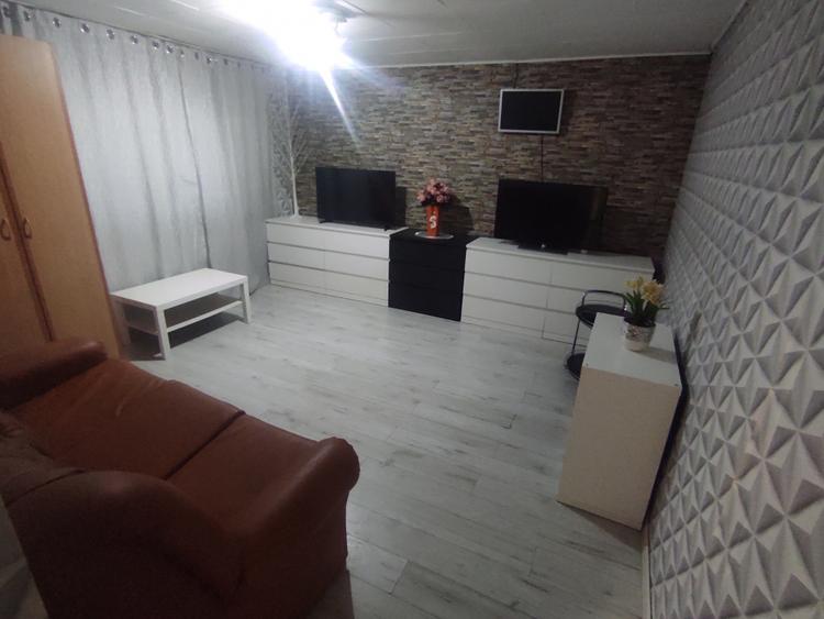 Casă individuală cu 9 camere cu Piscina în Dristor