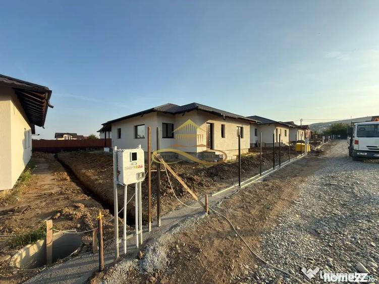 Casă cu 4 camere cu Canalizare în Măgura