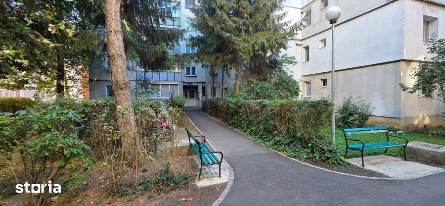 Apartament cu 2 camere decomandat în Exterior Vest