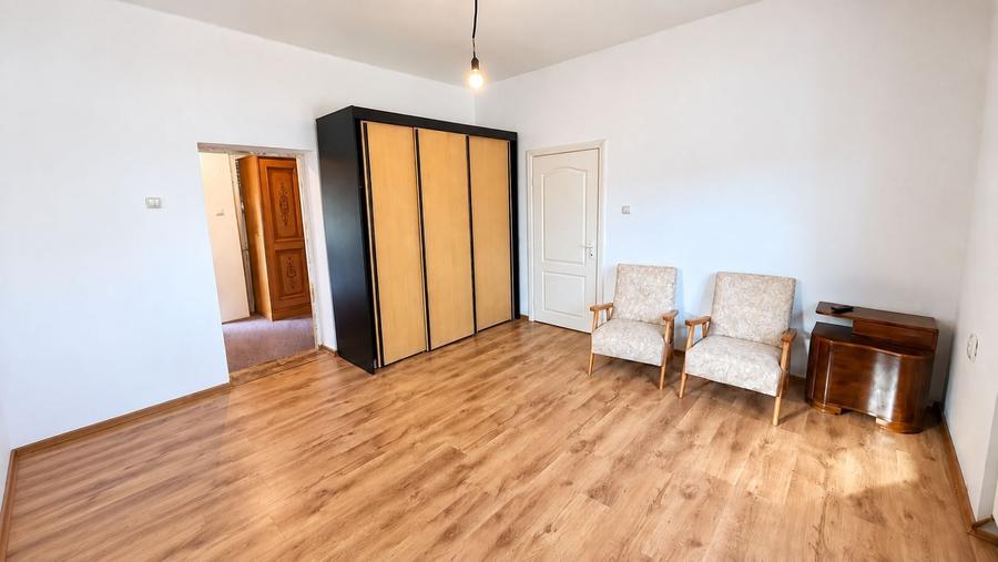 Casă individuală cu 7 camere cu Canalizare în Mâsca