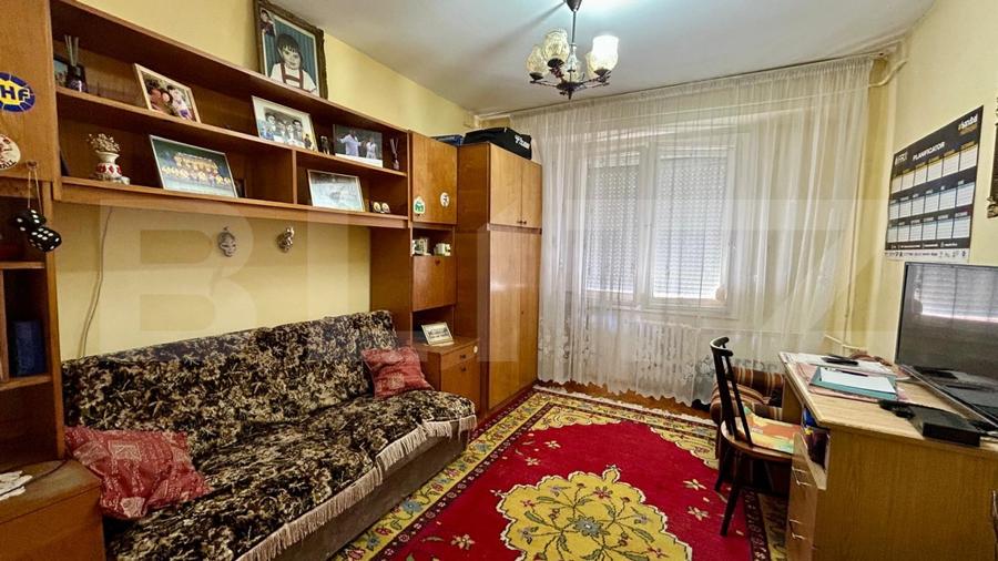 Apartament cu 4 camere decomandat, mobilat în Rogerius