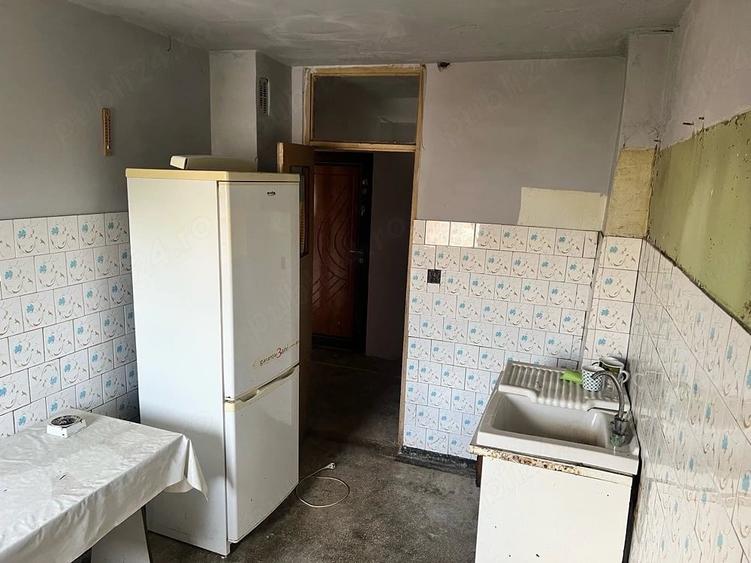 Apartament cu 3 camere decomandat în Valea Rosie