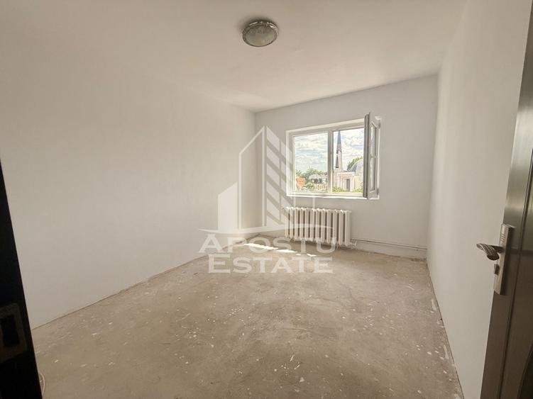 Apartament cu 3 camere decomandat în Dorobanților