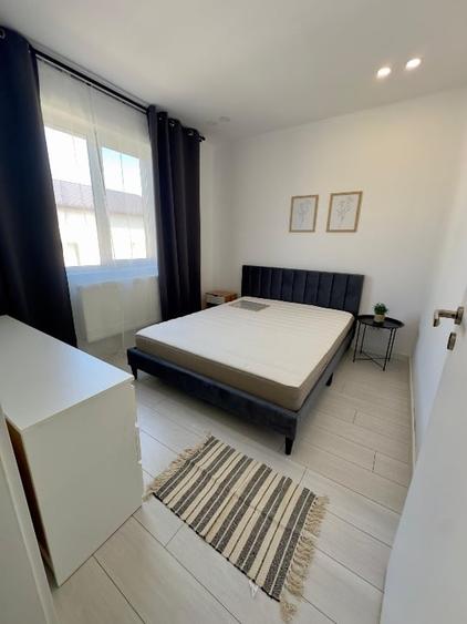 Casă cu 4 camere cu Garaj în Tunari