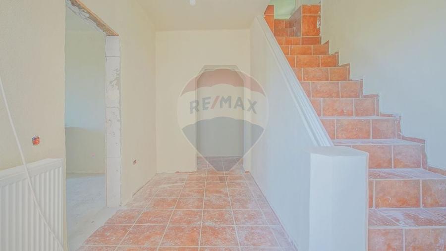 Casă cu 4 camere cu Teren 104 Mp în Centrul Civic