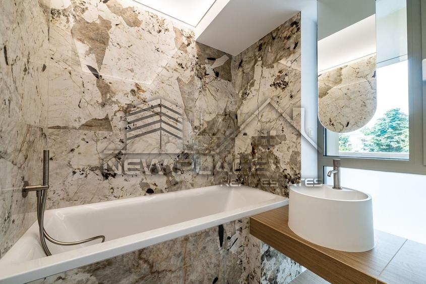 Apartament cu 3 camere decomandat în Pipera