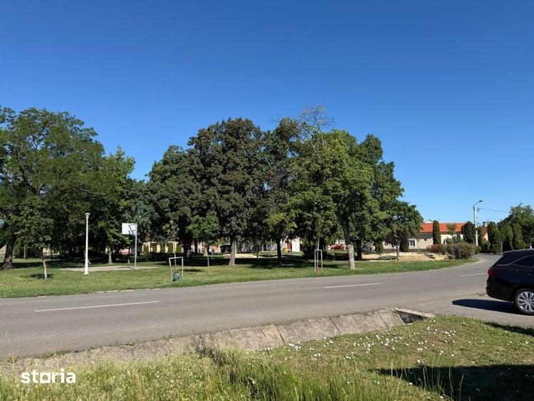 Teren de 1000 mp, în Iosia