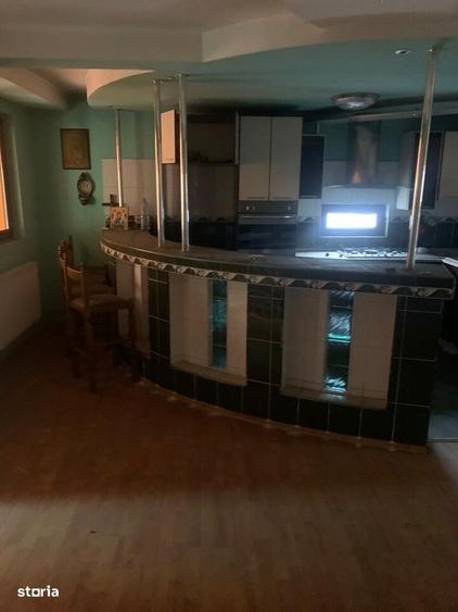 Casă cu 4 camere în Enachiță Văcărescu