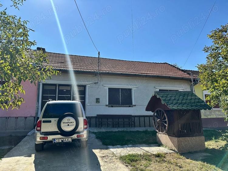 Casă cu 6 camere în Dalboșeț