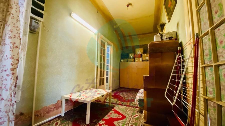 Apartament cu 4 camere semidecomandat în Unirii