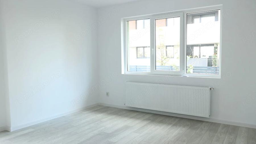 Apartament cu 3 camere semidecomandat în Sud