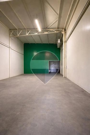 Spațiu comercial, de 480 mp, în Poiana