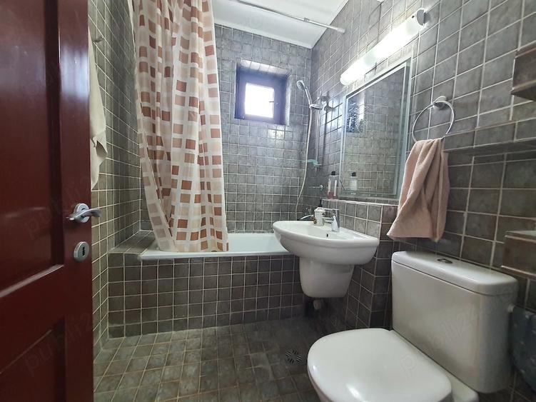 Apartament cu 3 camere decomandat în Peninsula