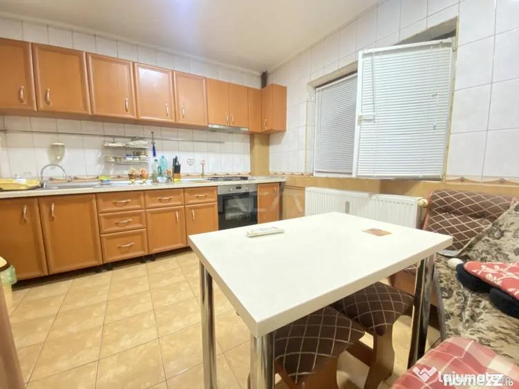 Apartament cu 3 camere decomandat în 13 Septembrie