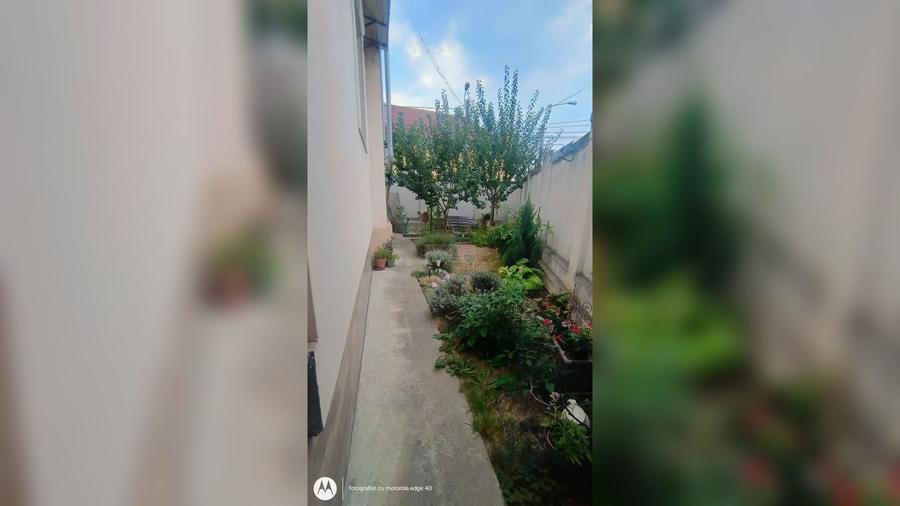 Apartament cu 3 camere semidecomandat, mobilat în Central