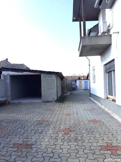 Casă cu 5 camere în Jimbolia