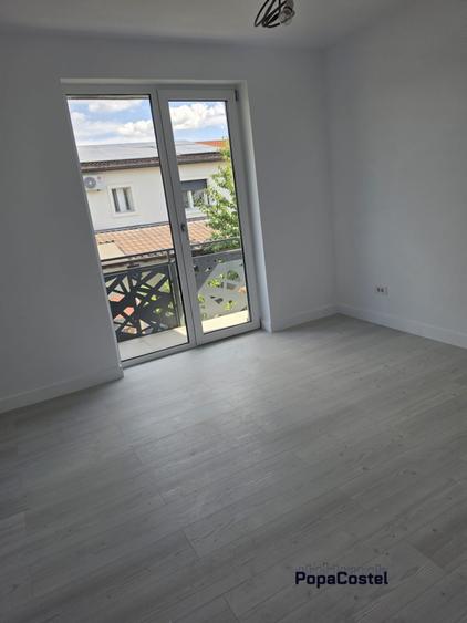 Duplex cu 4 camere cu Canalizare în Odăi