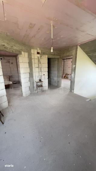 Casă cu 4 camere în Barza