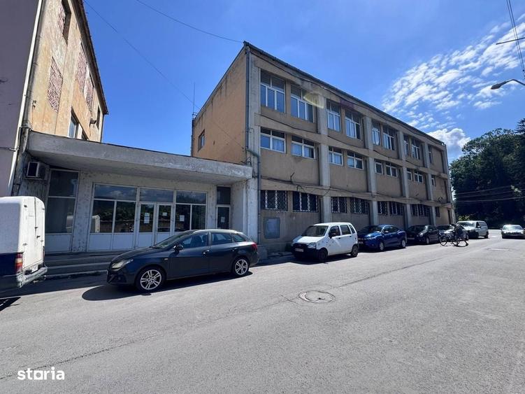 Spațiu comercial, de 990 mp, în Central