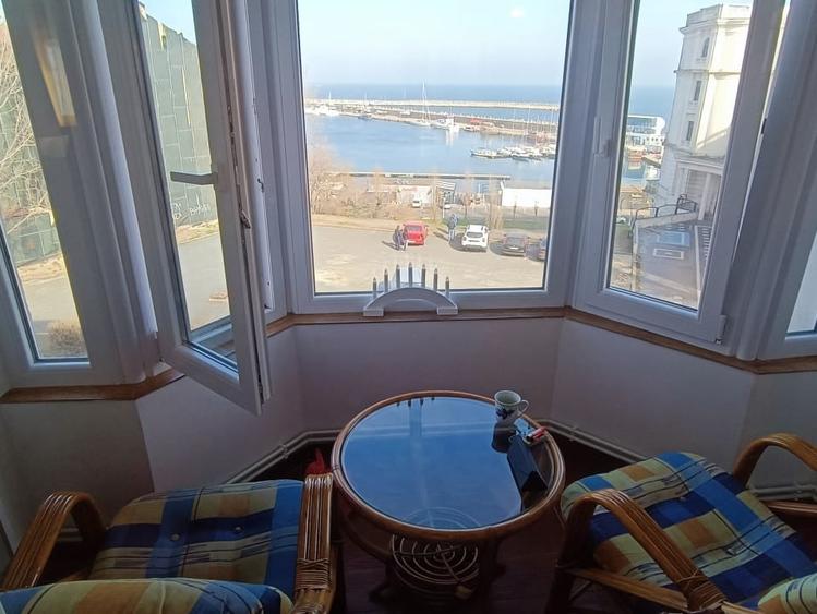 Apartament cu 3 camere, mobilat în Peninsula