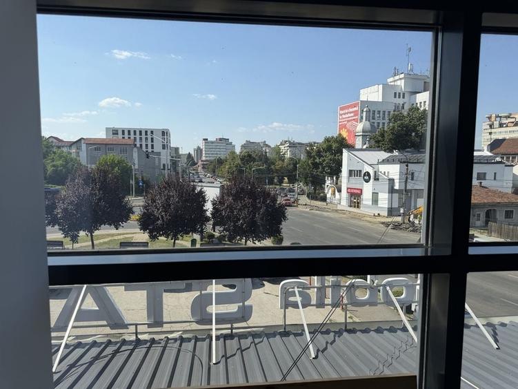 Spațiu comercial, de 80 mp, în Central