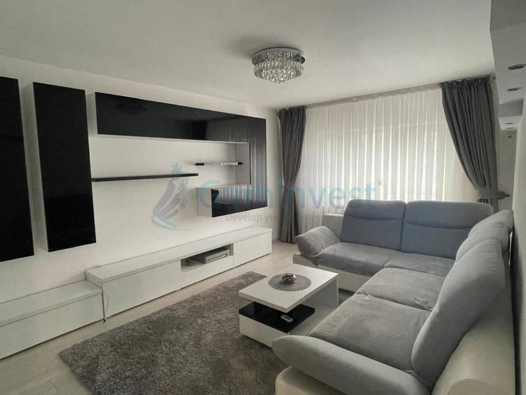 Apartament cu 3 camere decomandat, mobilat în Rogerius