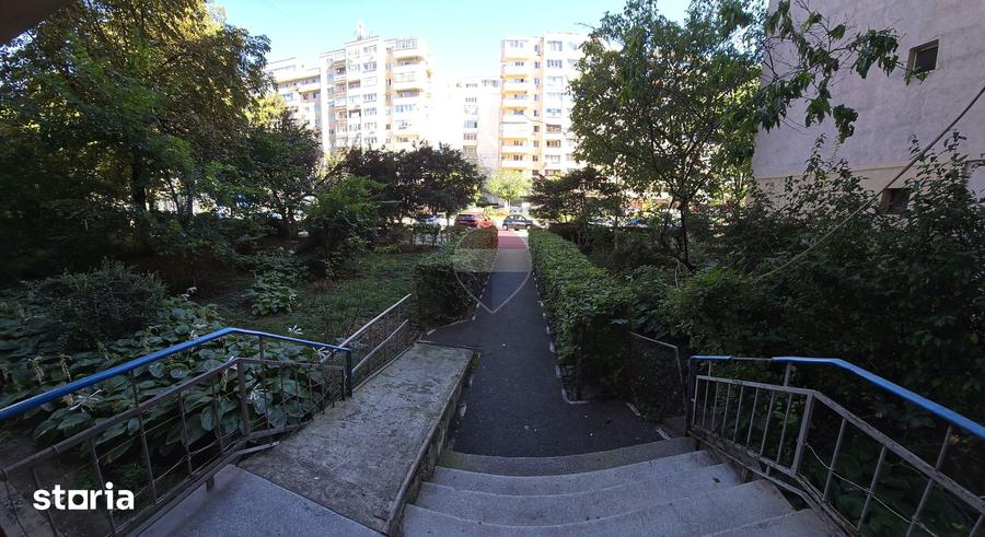 Apartament cu 3 camere decomandat, mobilat în Republicii