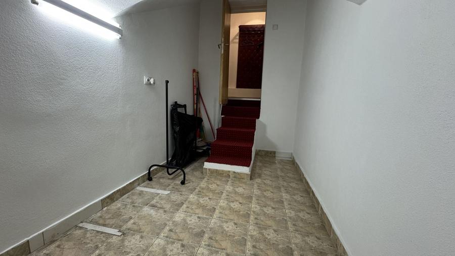 Apartament cu 3 camere semidecomandat în Calea Victoriei