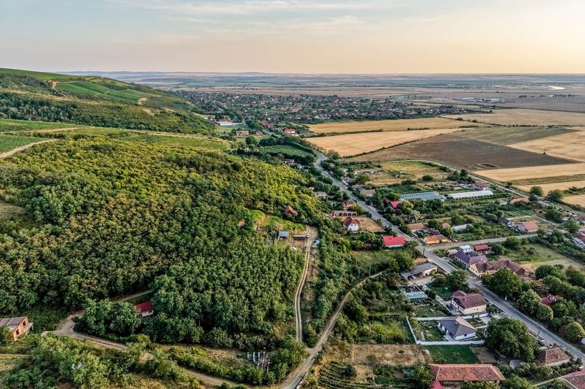 Teren Construcții intravilan de 1150 mp, în Miniș