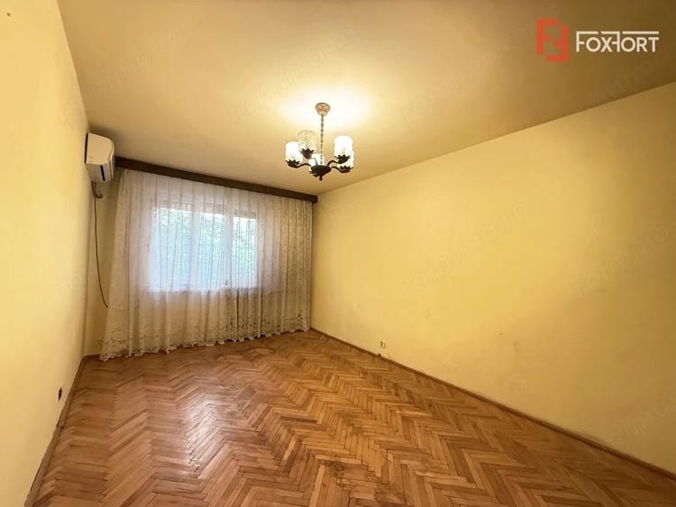 Apartament cu 3 camere semidecomandat în Circumvalațiunii