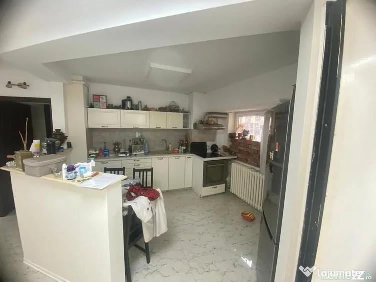 Apartament cu 4 camere decomandat în Unirii